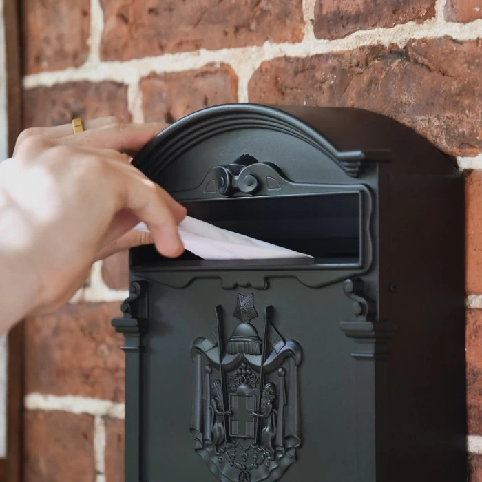 "Midnight Thunder" Dawson Lodge Post Box - 41cm 6 "Midnight Thunder" Dawson Lodge Post Box - 41cm - Image 4