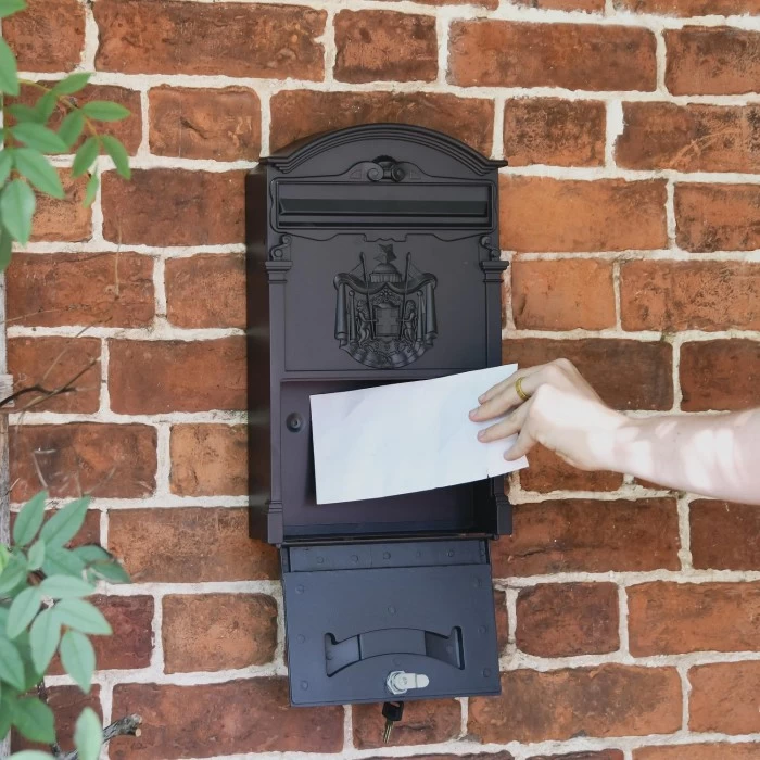 "Midnight Thunder" Dawson Lodge Post Box - 41cm 8 "Midnight Thunder" Dawson Lodge Post Box - 41cm - Image 6