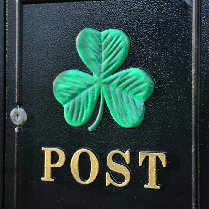 Clover "Oxford" Wall Mounted Post Box 4 Clover "Oxford" Wall Mounted Post Box - Image 2