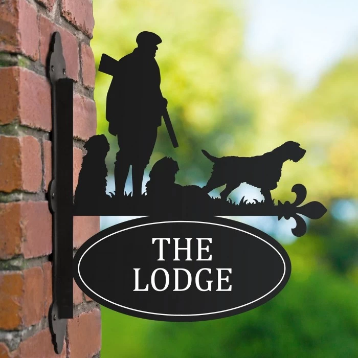 Game Season "3 Korthals Griffon" Iron Bracketed House Name Sign